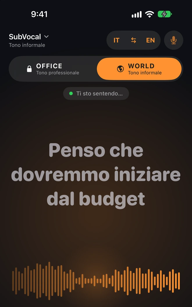 Le parole appaiono sullo schermo durante l’ascolto. Una pausa o «Traduci ora» conclude l’intervento.