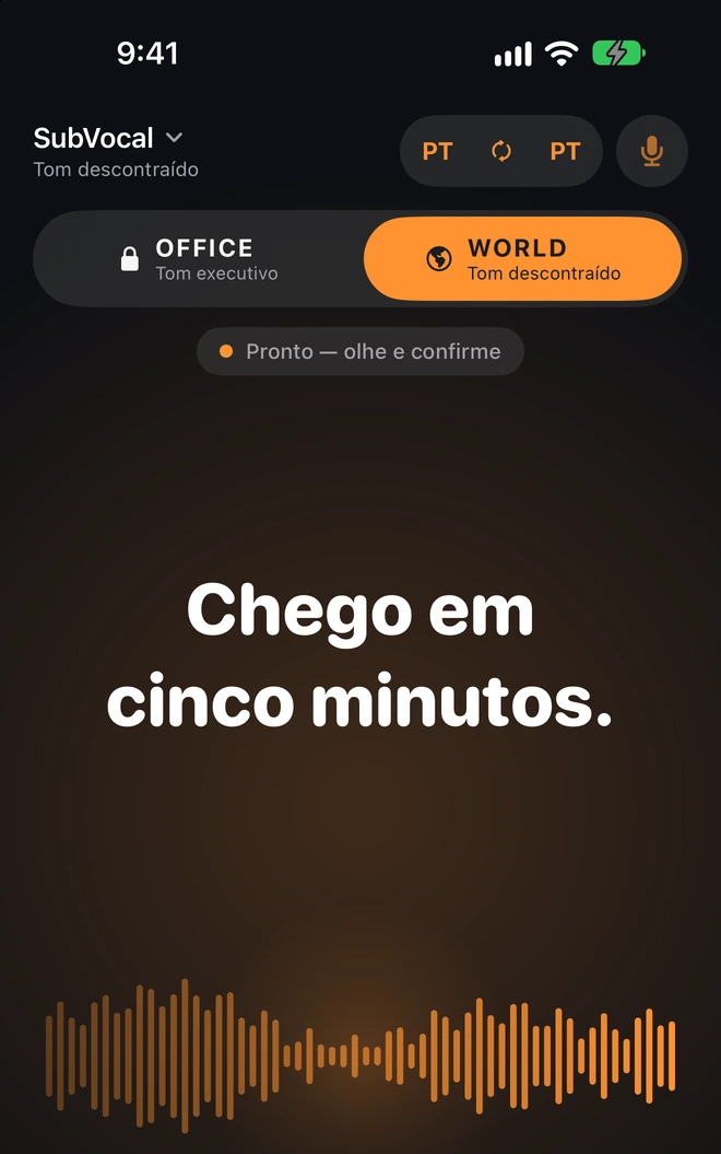 O sussurro vira fala no mesmo idioma, sem tradução.